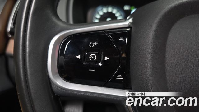 Volvo XC90 2017 — photo 33