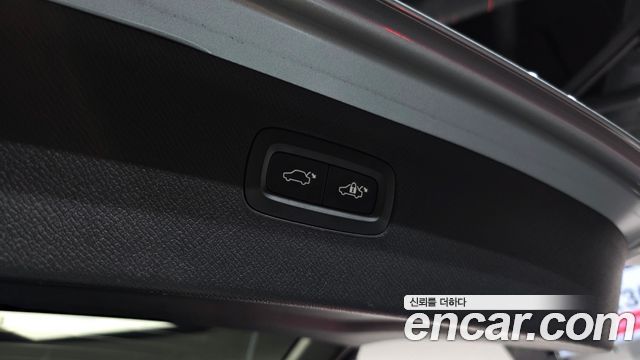 Volvo XC90 2017 — photo 39