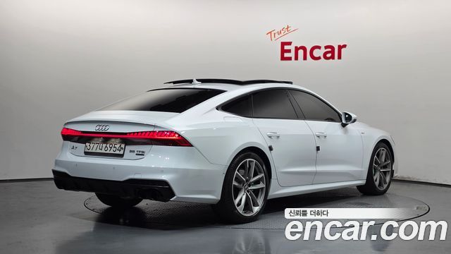 Audi A7 2020 — photo 2