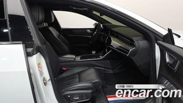 Audi A7 2020 — photo 16