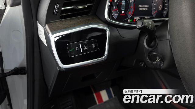 Audi A7 2020 — photo 27