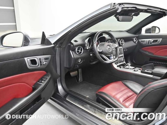 Mercedes-Benz SLC-Class 2017 — photo 11