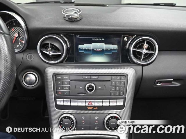 Mercedes-Benz SLC-Class 2017 — photo 14