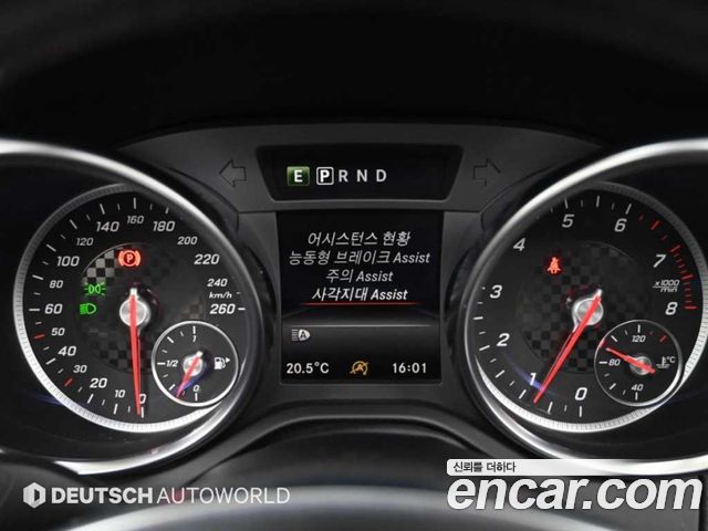 Mercedes-Benz SLC-Class 2017 — photo 15