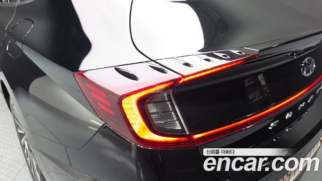 Hyundai Sonata 2022 — photo 9