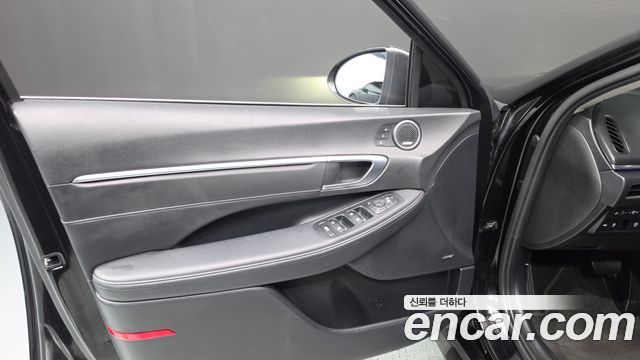Hyundai Sonata 2022 — photo 14