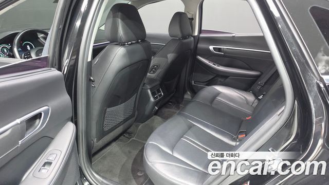Hyundai Sonata 2022 — photo 16