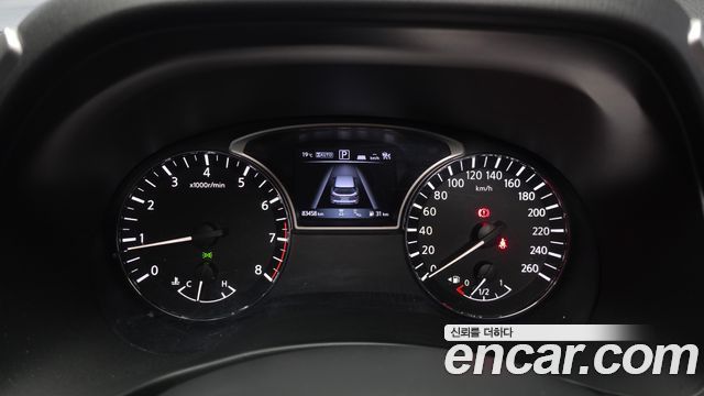 Nissan Pathfinder 2018 — photo 8