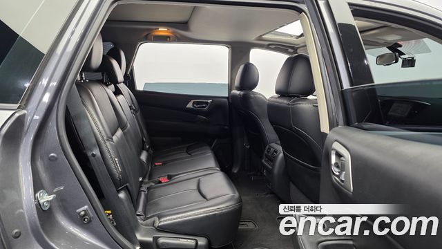 Nissan Pathfinder 2018 — photo 11