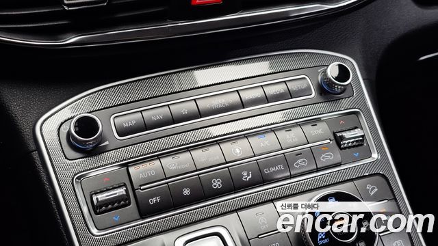 Hyundai Santafe 2021 — photo 28