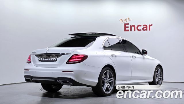Mercedes-Benz E-Class 2017 — photo 2