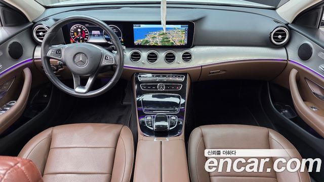 Mercedes-Benz E-Class 2017 — photo 7