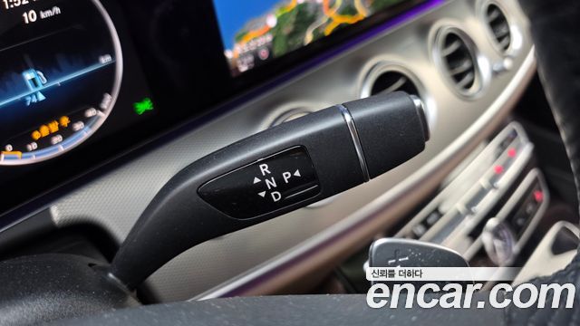Mercedes-Benz E-Class 2017 — photo 9