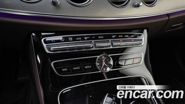 Mercedes-Benz E-Class 2017 — photo 17