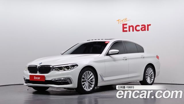 BMW 5-Series 2018 — photo 1