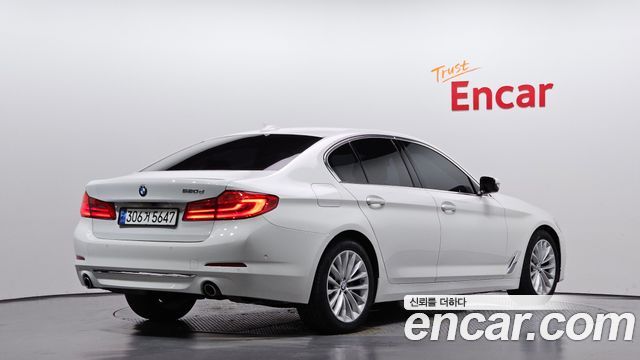 BMW 5-Series 2018 — photo 2