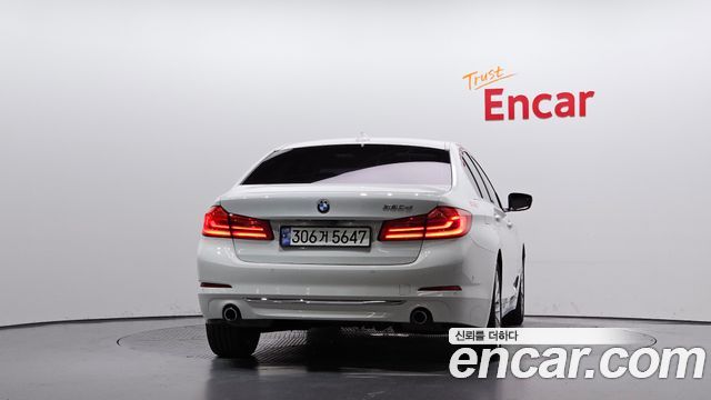 BMW 5-Series 2018 — photo 4