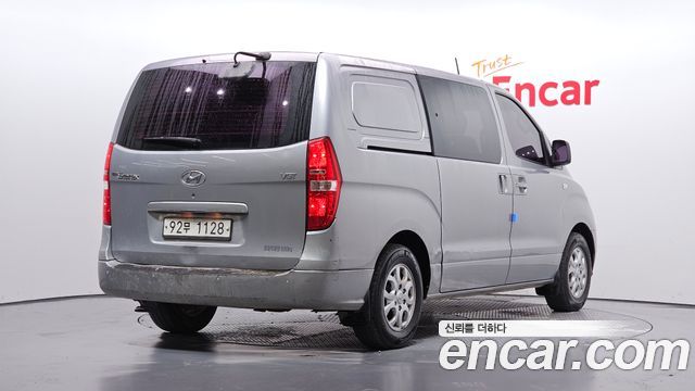Hyundai Starex 2016 — photo 2