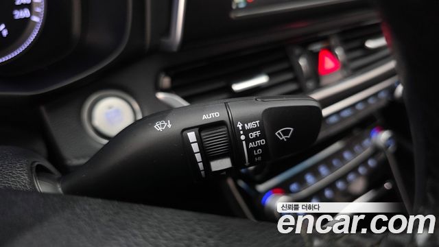 Hyundai Grandeur 2018 — photo 26