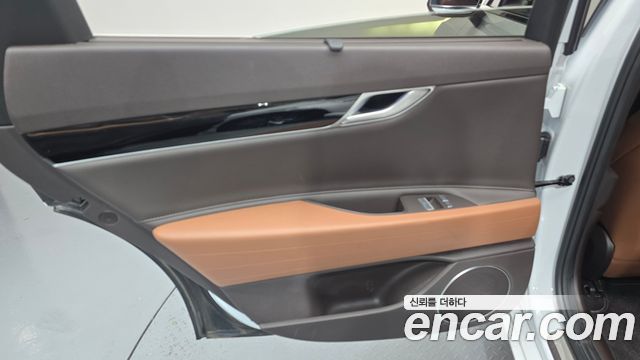 Genesis G80 2022 — photo 15