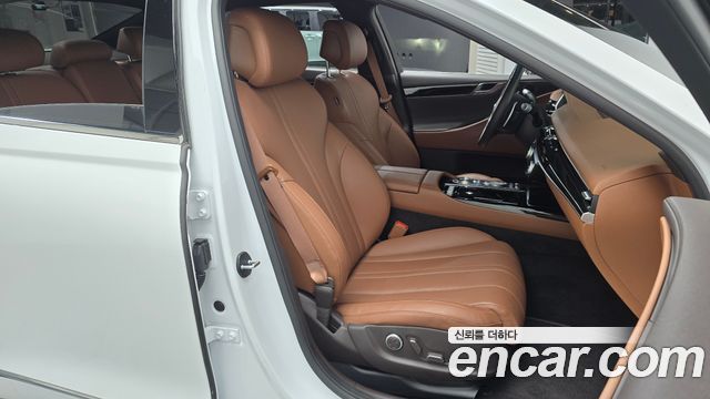 Genesis G80 2022 — photo 16