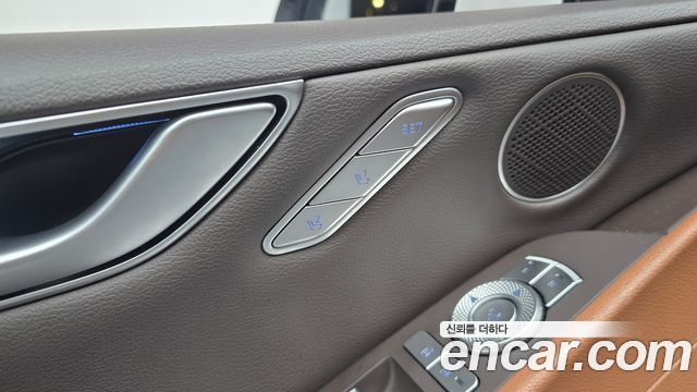 Genesis G80 2022 — photo 30