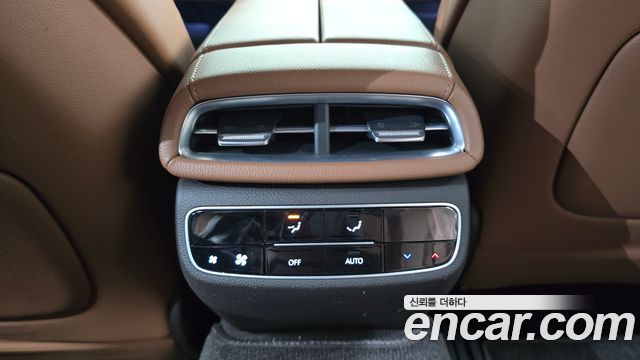 Genesis G80 2022 — photo 32