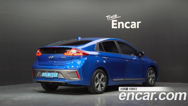 Hyundai Ioniq 2017 — photo 2
