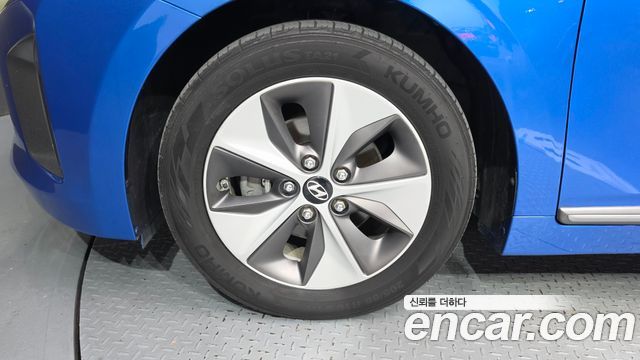 Hyundai Ioniq 2017 — photo 5