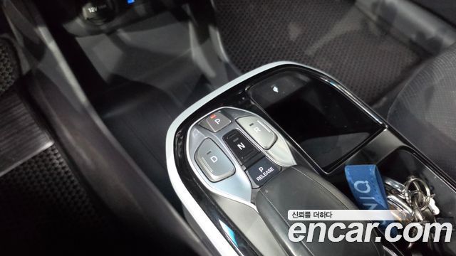 Hyundai Ioniq 2017 — photo 9