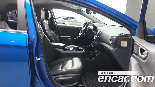 Hyundai Ioniq 2017 — photo 11