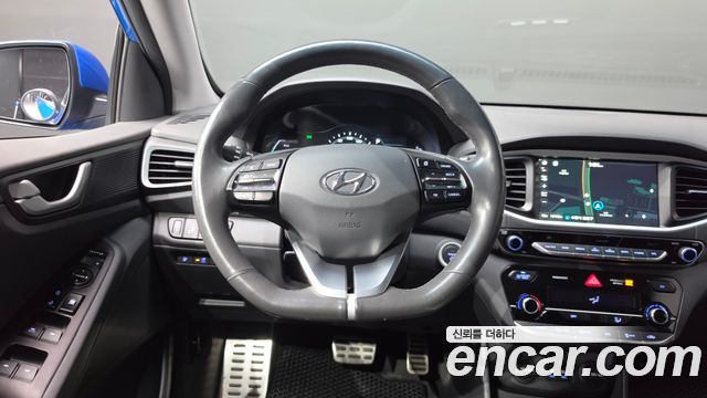 Hyundai Ioniq 2017 — photo 13