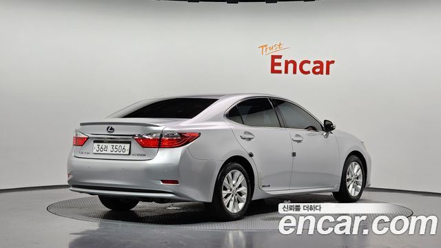 Lexus ES 2014 — photo 2