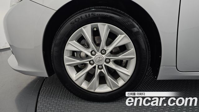 Lexus ES 2014 — photo 5