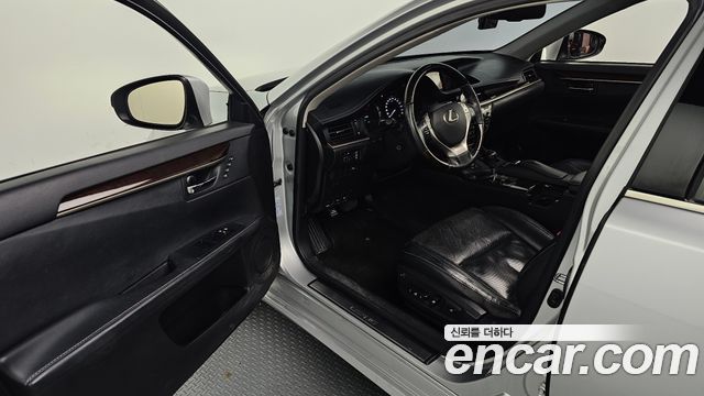 Lexus ES 2014 — photo 10