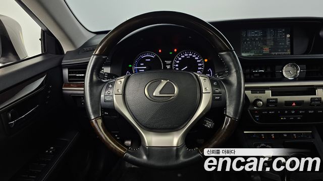 Lexus ES 2014 — photo 13