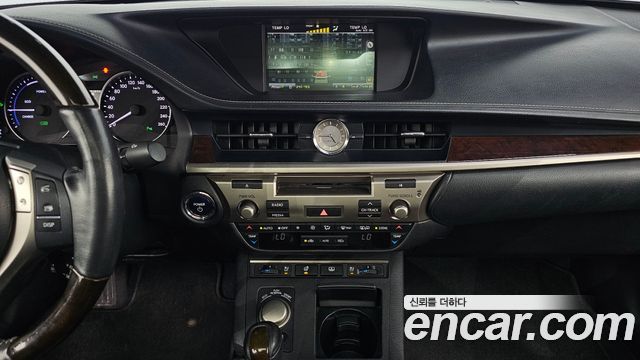 Lexus ES 2014 — photo 14
