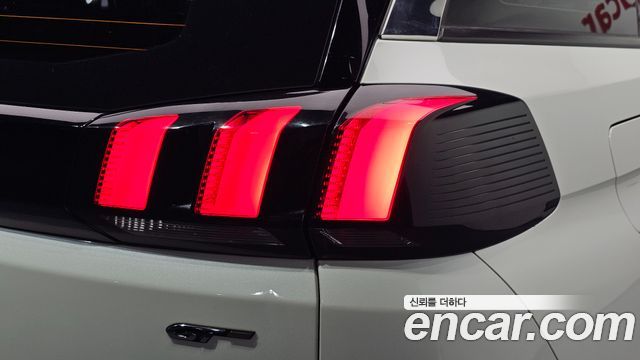 Peugeot 5008 2019 — photo 9