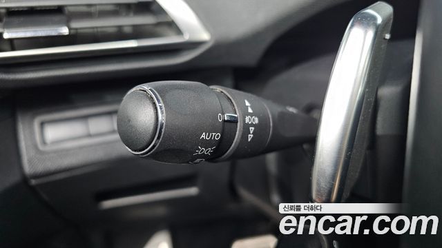 Peugeot 5008 2019 — photo 31