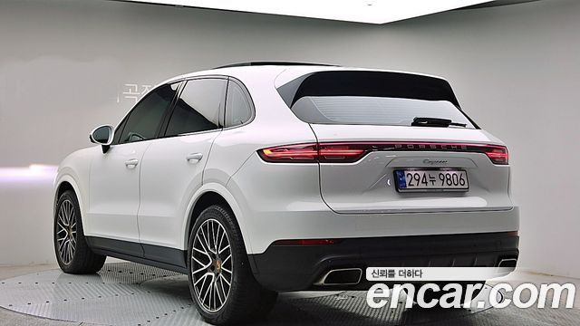 Porsche Cayenne 2021 — photo 2