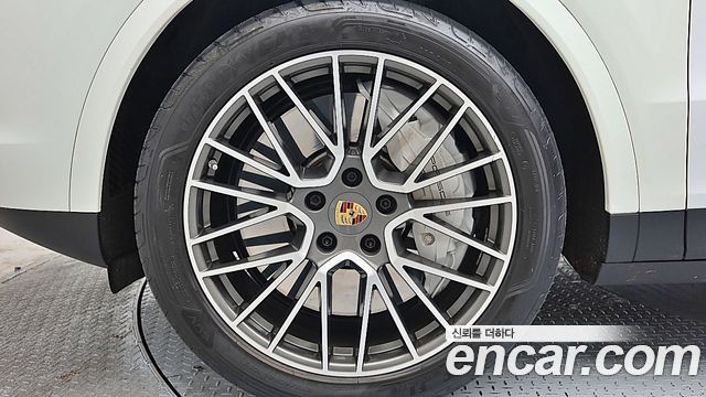 Porsche Cayenne 2021 — photo 5