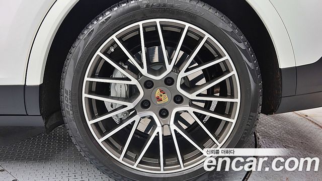 Porsche Cayenne 2021 — photo 6