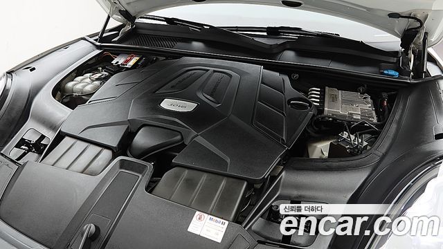 Porsche Cayenne 2021 — photo 9