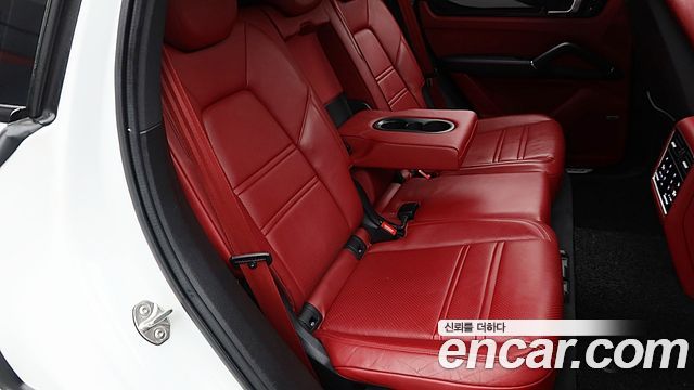 Porsche Cayenne 2021 — photo 15