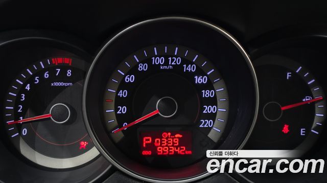 Kia Porte 2012 — photo 8
