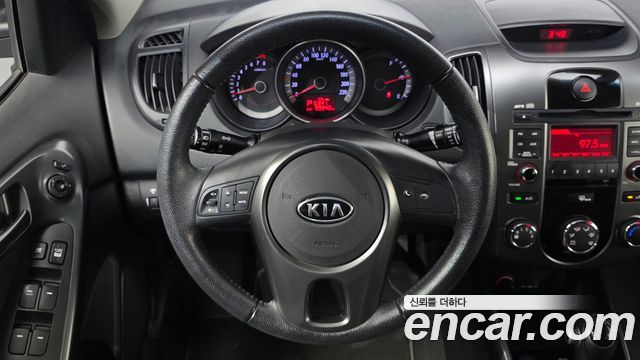 Kia Porte 2012 — photo 11