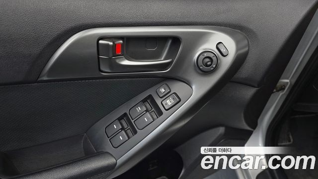 Kia Porte 2012 — photo 16