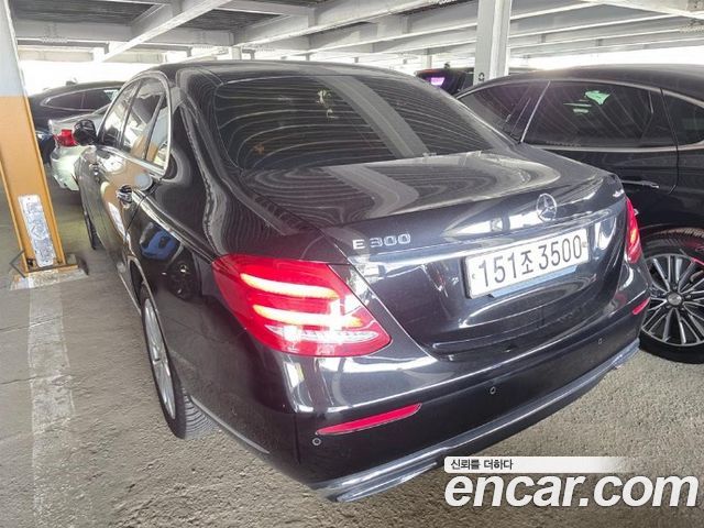 Mercedes-Benz E-Class 2020 — photo 4