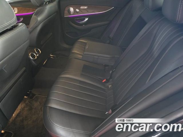 Mercedes-Benz E-Class 2020 — photo 7
