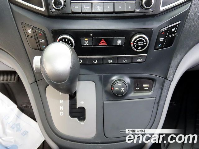 Hyundai Starex 2016 — photo 9
